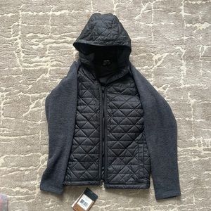 Brand New with Tags. The North Face Quilted Sweater hood jacket